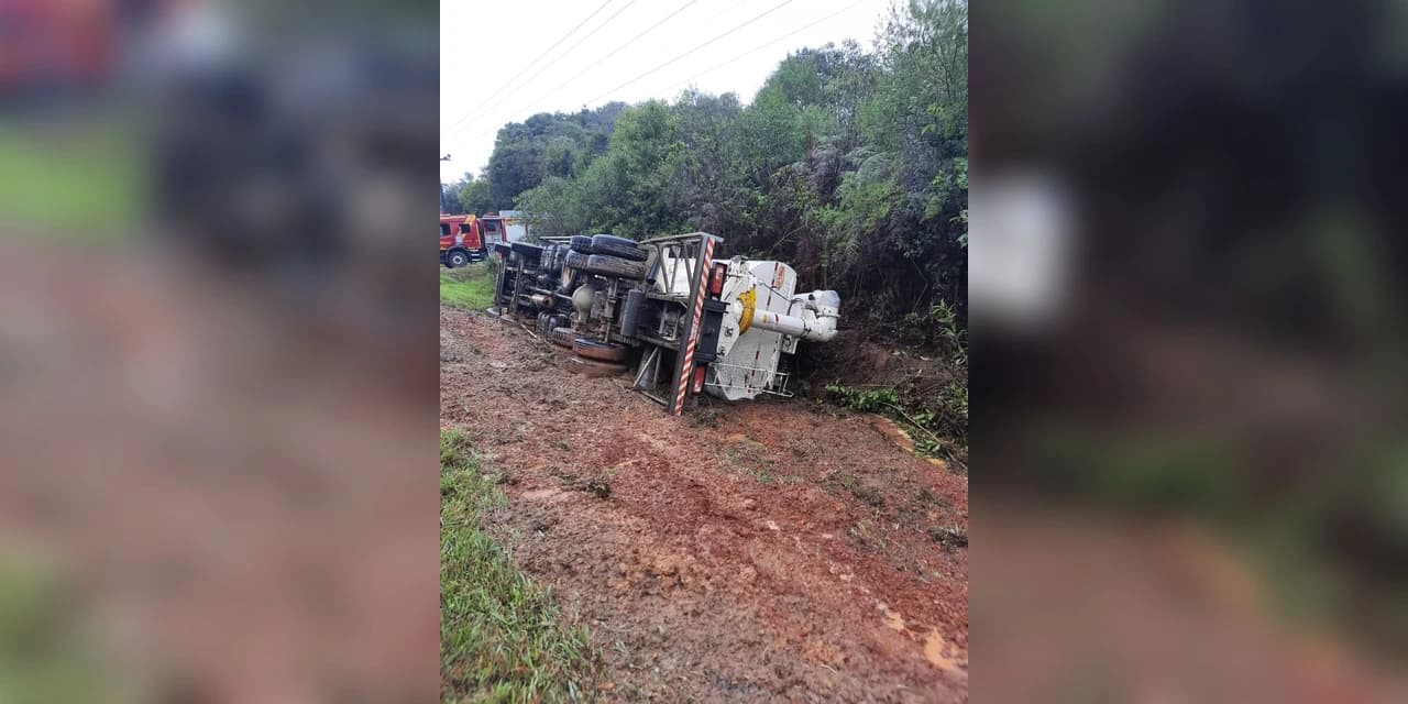 Tombamento na PR 160 deixa motorista ferido, em Prudentópolis