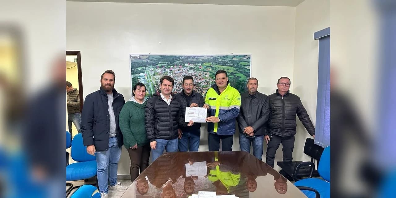 Prefeito Marcelo Leite recebe a visita do Deputado Alexandre Curi e do Secretário Sandro Alex. VÍDEO!