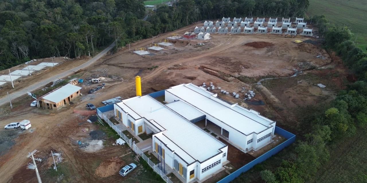 Em Guamiranga obra da creche que estava parada desde 2015 já avançou 75%. VÍDEO!