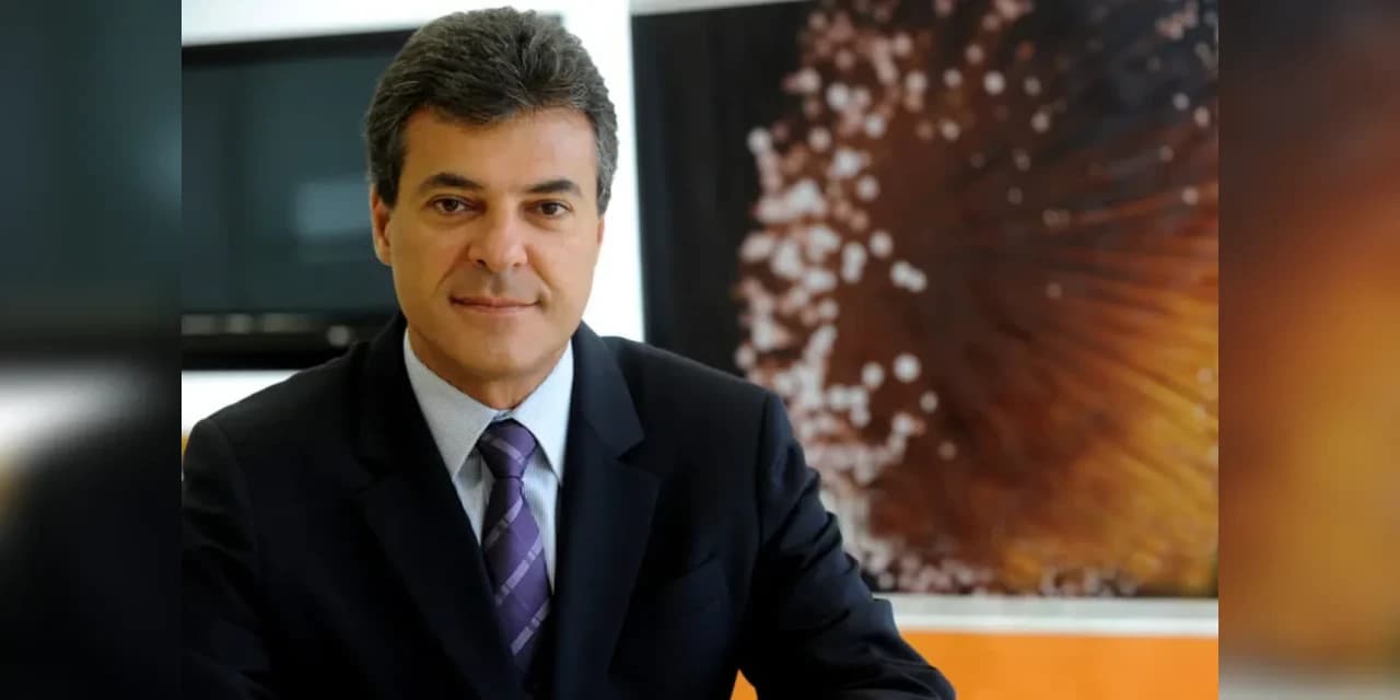 Beto Richa volta a receber aposentadoria especial de R$ 34 mil.