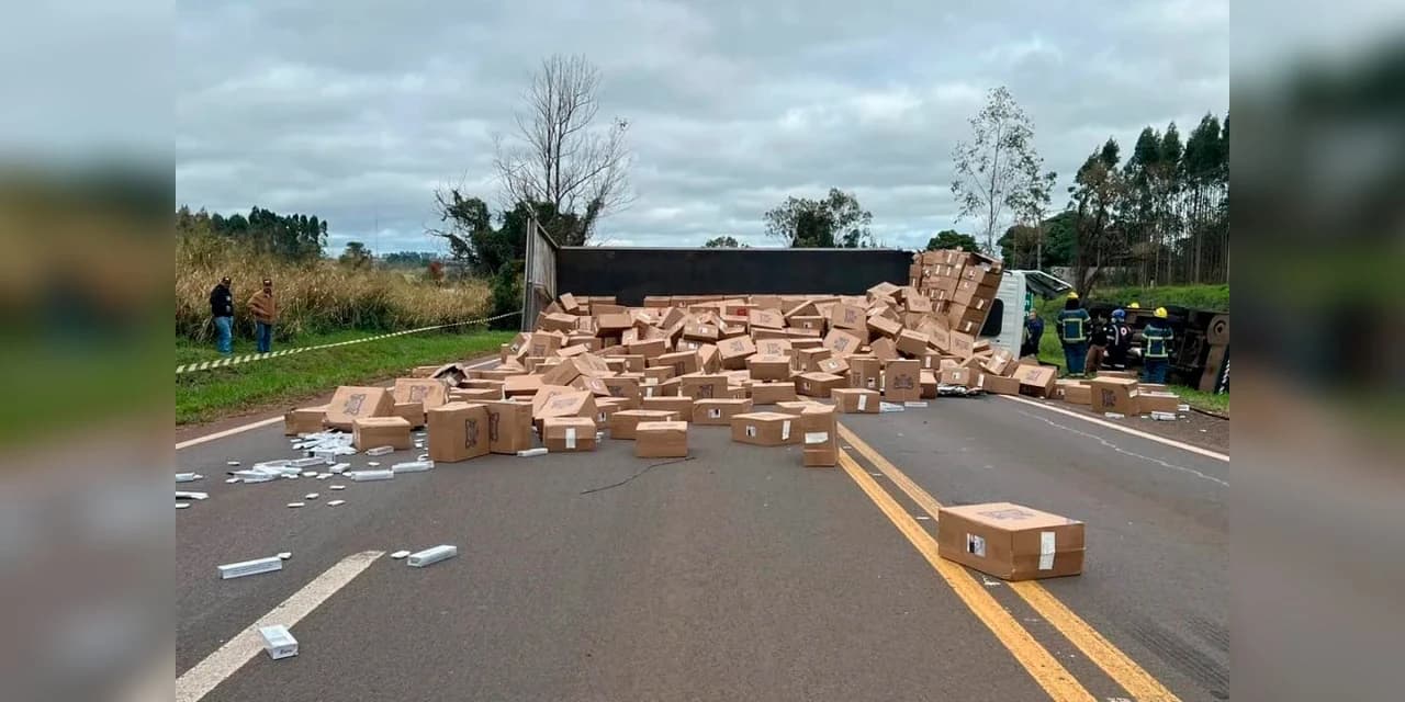 Polícia Rodoviária apreende 765 caixas de cigarros contrabandeados na PR-323