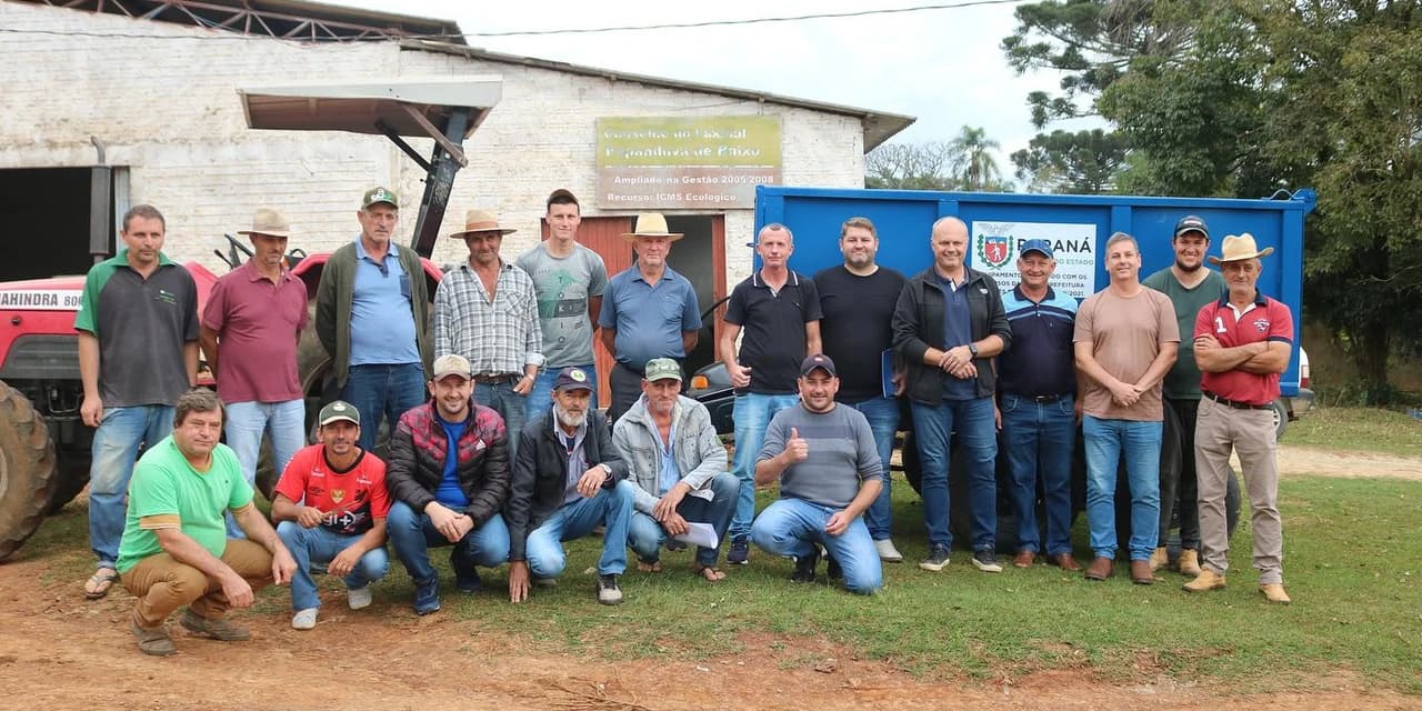 Prefeitura Municipal de Prudentópolis faz entrega de Implemento Agrícola para associação do Papanduva de Baixo.