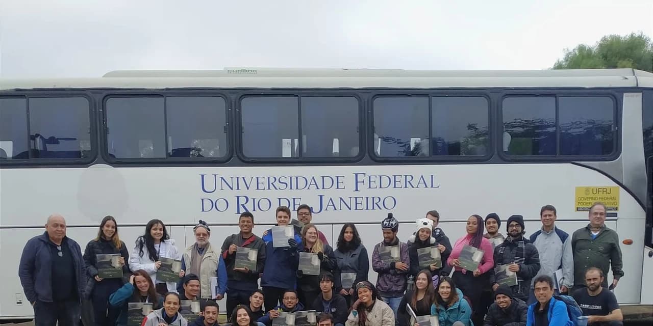 Alunos de Geologia da UFRJ realizam suas atividades de Campo em Prudentópolis.