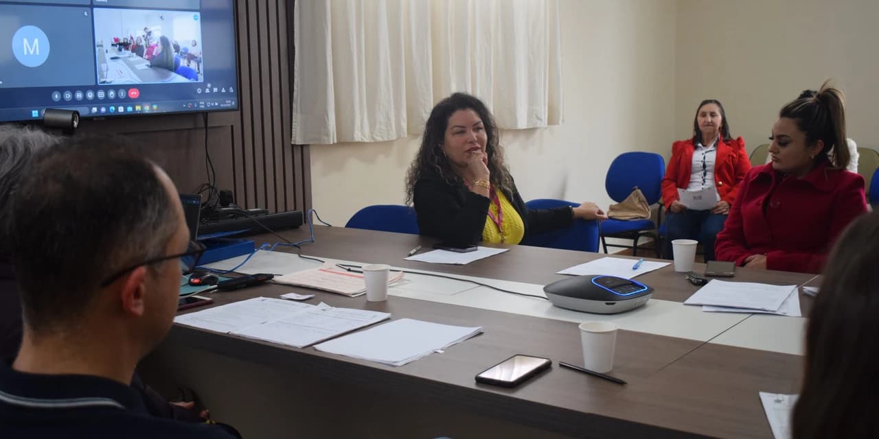 Referência Nacional, CMDPI de Guarapuava recebe a Vice-Presidente do conselho estadual dos direitos do idoso.