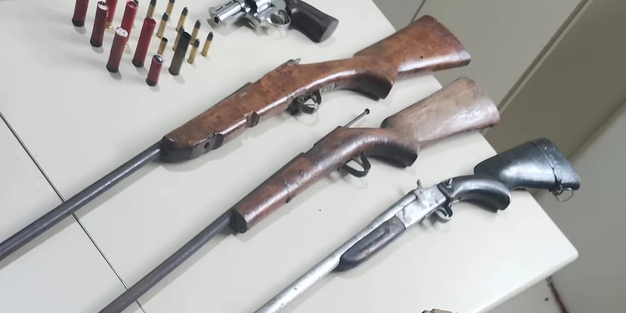 Polícia prende homem por tráfico de animais silvestres e outros dois por posse ilegal de arma de fogo