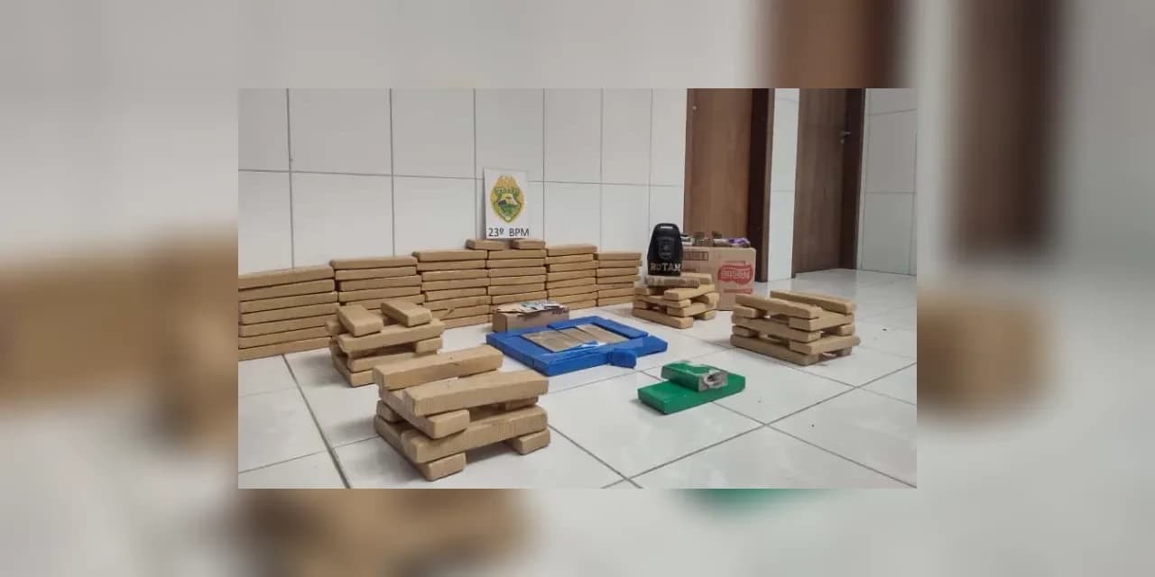 Carro em ação suspeita é abordado e polícia apreende mais de 60 kg de maconha em Curitiba
