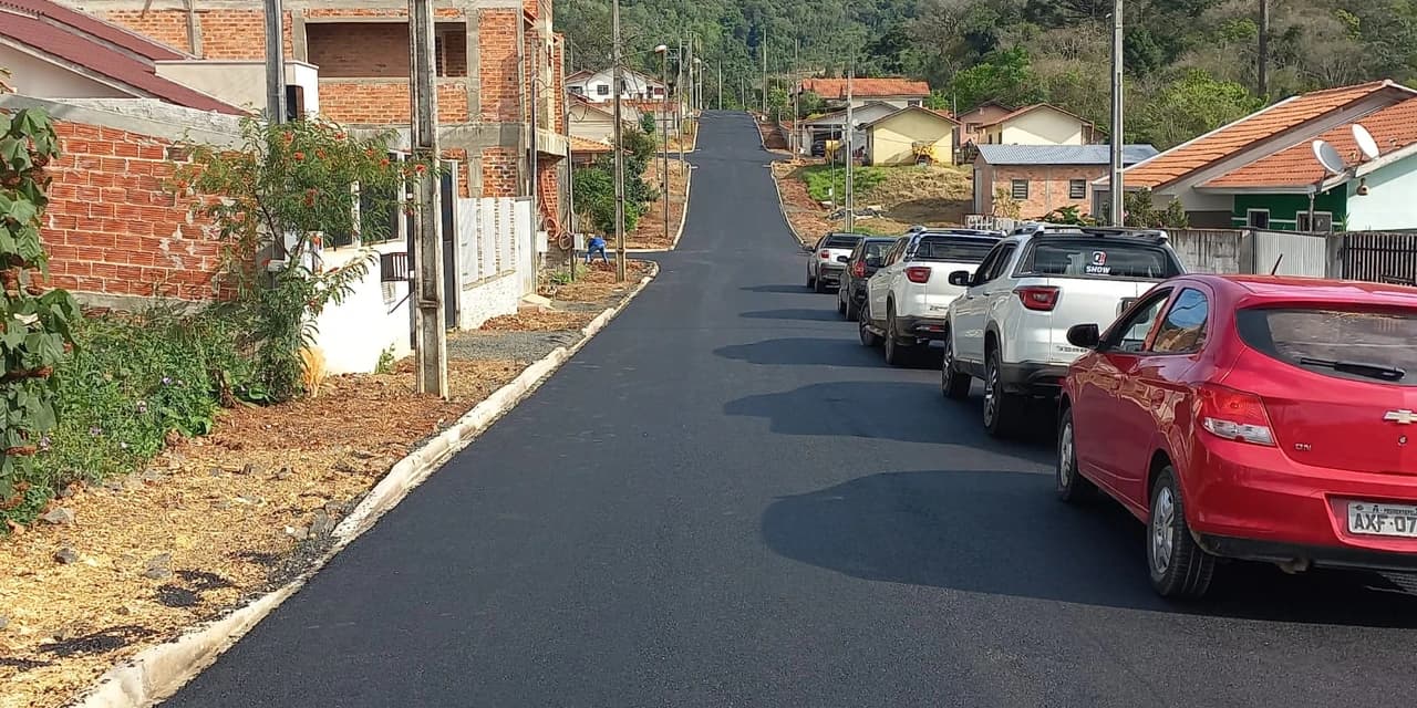 Em Guamiranga Cohapar Antiga recebe pavimentação asfáltica. Assista o Vídeo!
