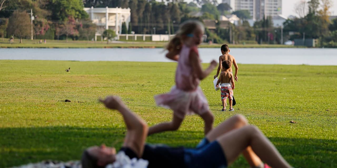 Calor que atinge o Paraná é o mais intenso dos últimos três anos e pode trazer recordes