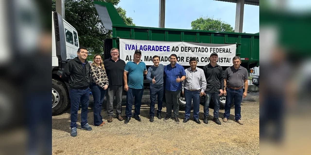 Aliel entrega dois caminhões e anuncia mais recursos para Ivaí