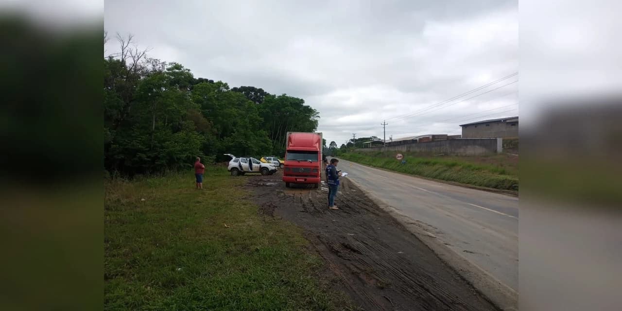 Em Imbituva na Pr 522 localidade de Mato Branco ADAPAR realiza fiscalização