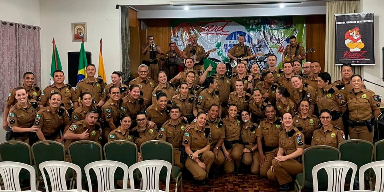 Em Prudentópolis formatura do curso de capacitação de educadores sociais do Proerd contou com 41 policiais. VÍDEO!