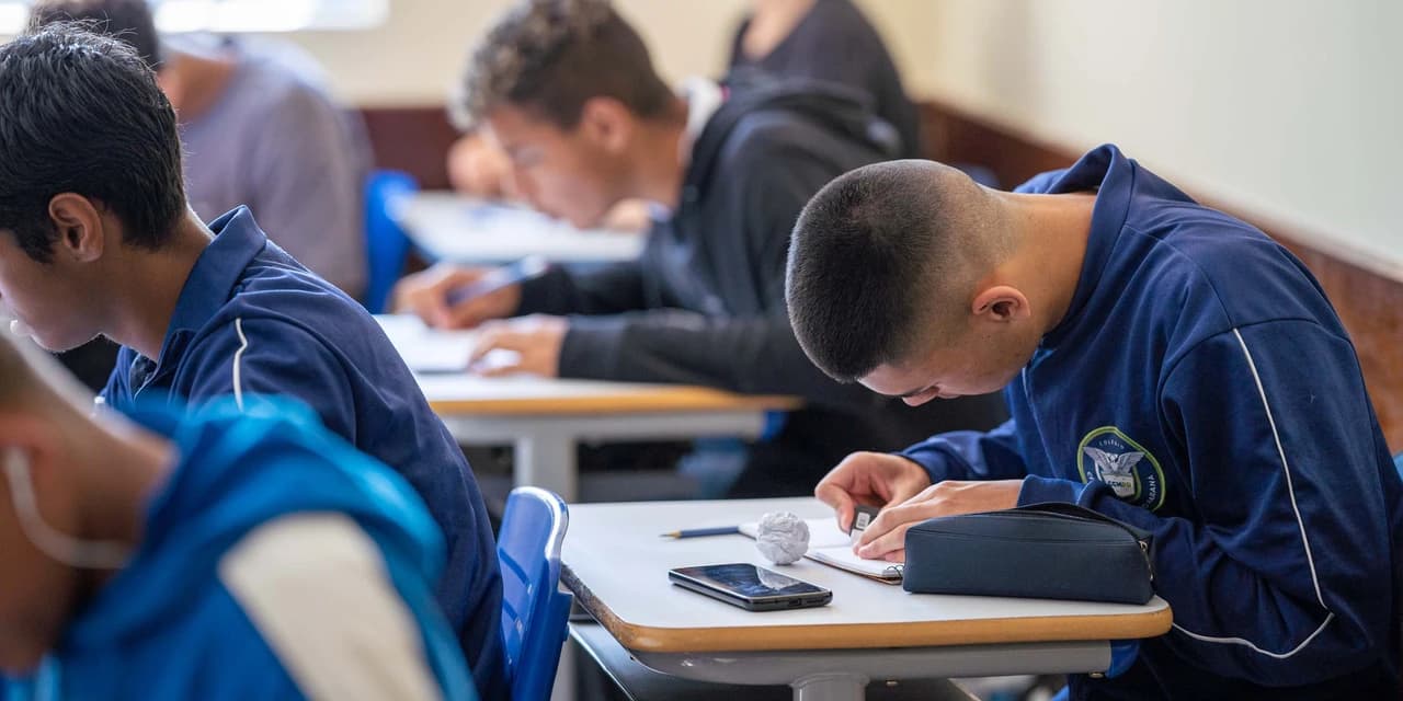 Consulta pública: 82 dos 126 colégios optam pelo modelo cívico-militar para 2024