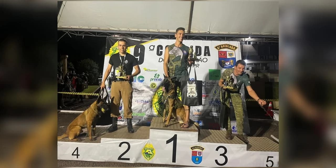 Policial França com o cão Rafiki da 4ª Cia de Prudentópolis ficaram em 2° lugar na Cãocorrida em Cascavel