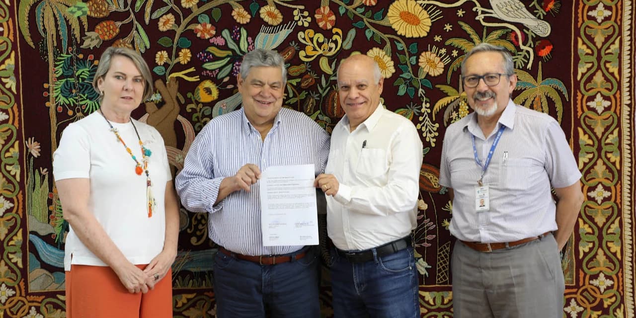 IDR-Paraná renova parceria com Senar-PR para capacitar técnicos e produtores rurais