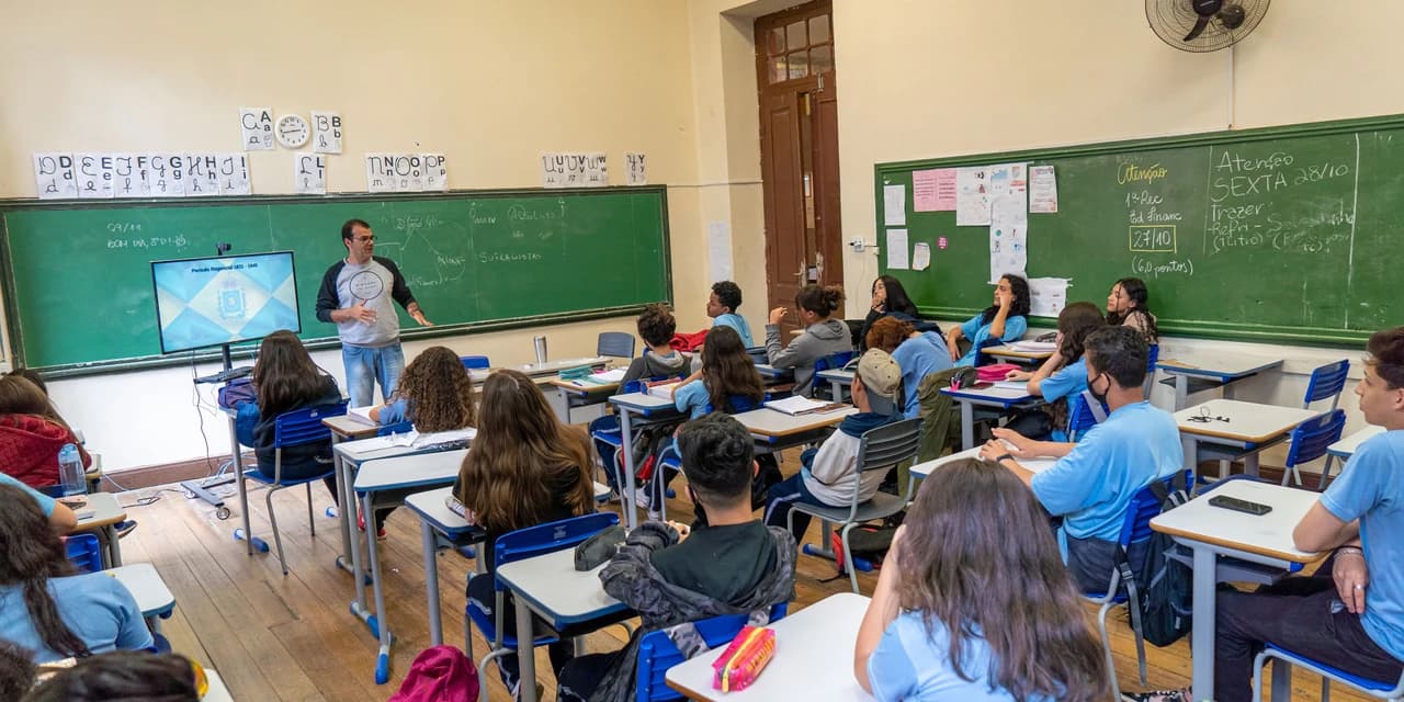 Governador nomeia 1.180 novos professores para a rede estadual de educação