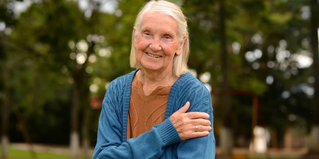 Comunicamos o falecimento da Sra. Carmem Eleoteia Dalazoana Moleta, aos 88 anos de idade.