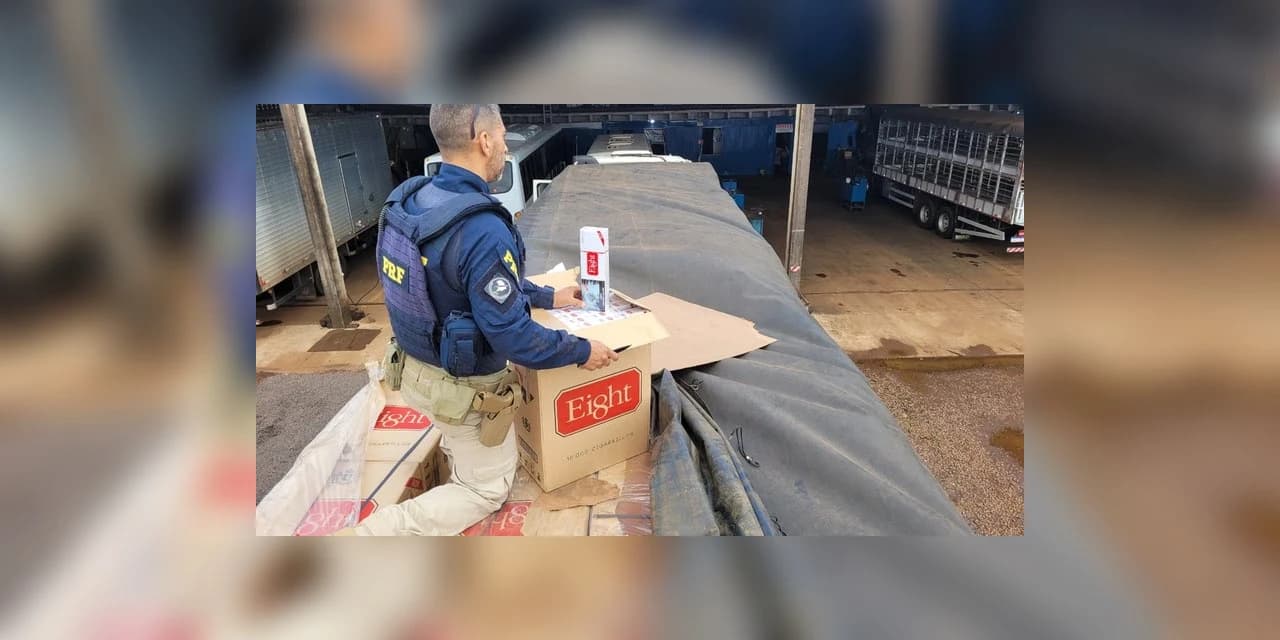500 mil maços: PRF apreende carreta carregada de cigarros contrabandeados