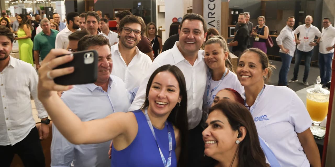 Em visita à Movelpar, governador destaca força das indústrias moveleiras do Paraná