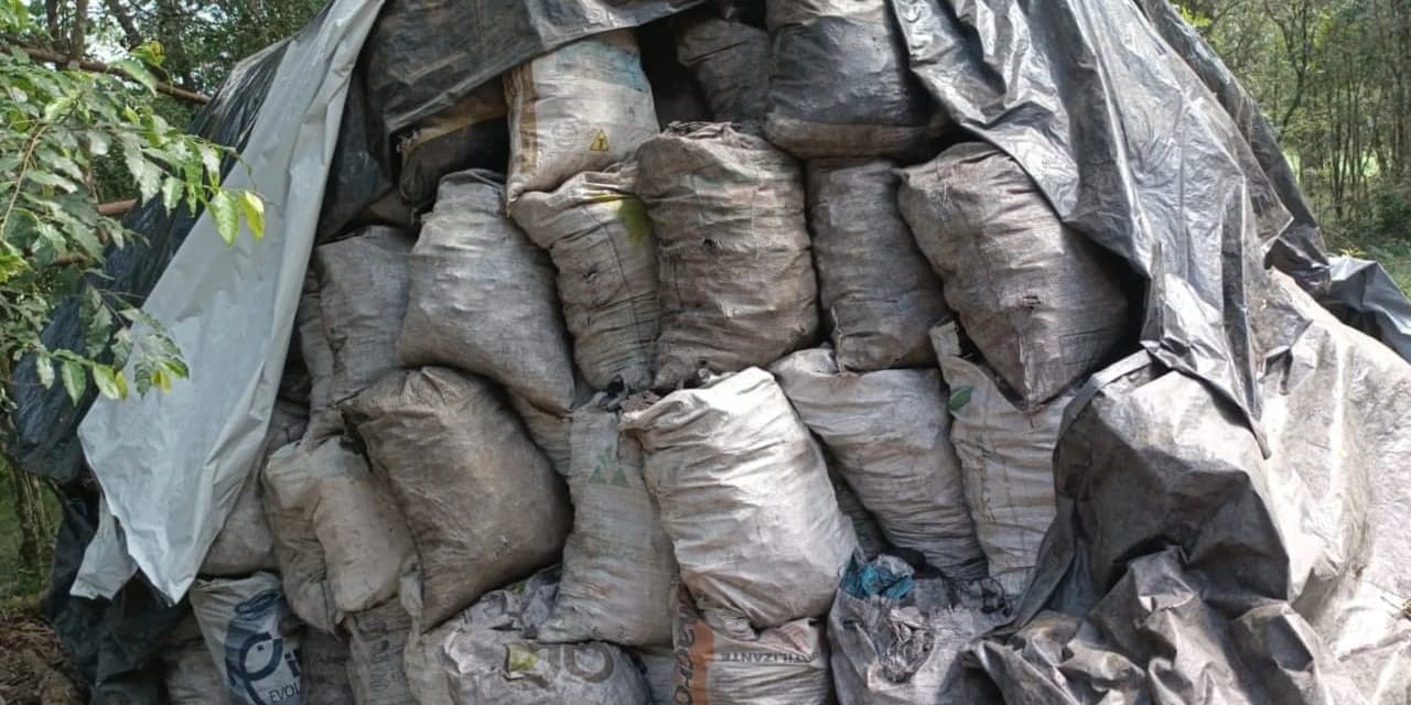 Em Prudentópolis policiais ambientais apreendem 700 Kg de carvão e aplicam multa de R$ 32 mil