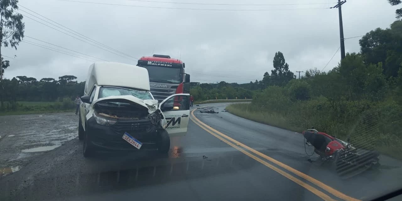 Motociclista morre após bater em carro na BR-153, em Mallet