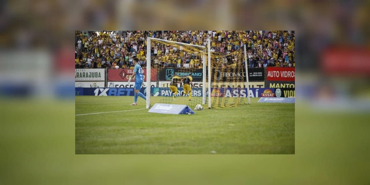 Cascavel vence o Coritiba e vai embalado para o mata-mata