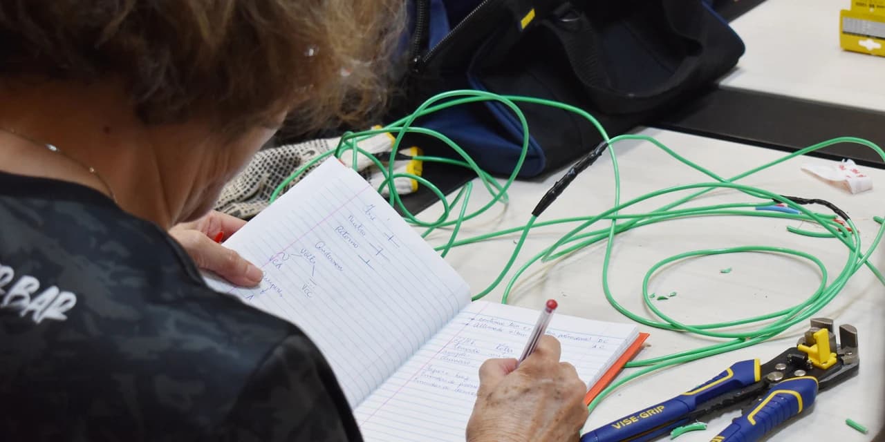 Copel seleciona instituições para oferta de cursos voltados a mulheres em vulnerabilidade