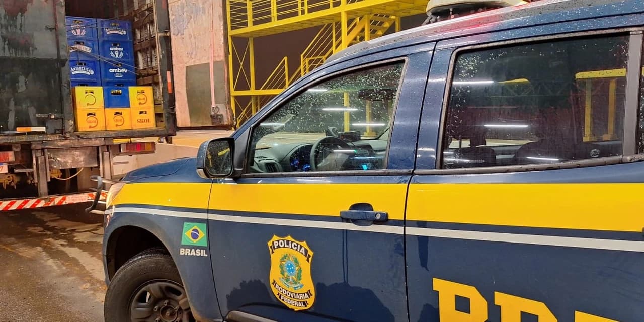 PRF apreende 12 mil garrafas de cerveja falsificadas no sudoeste do Paraná
