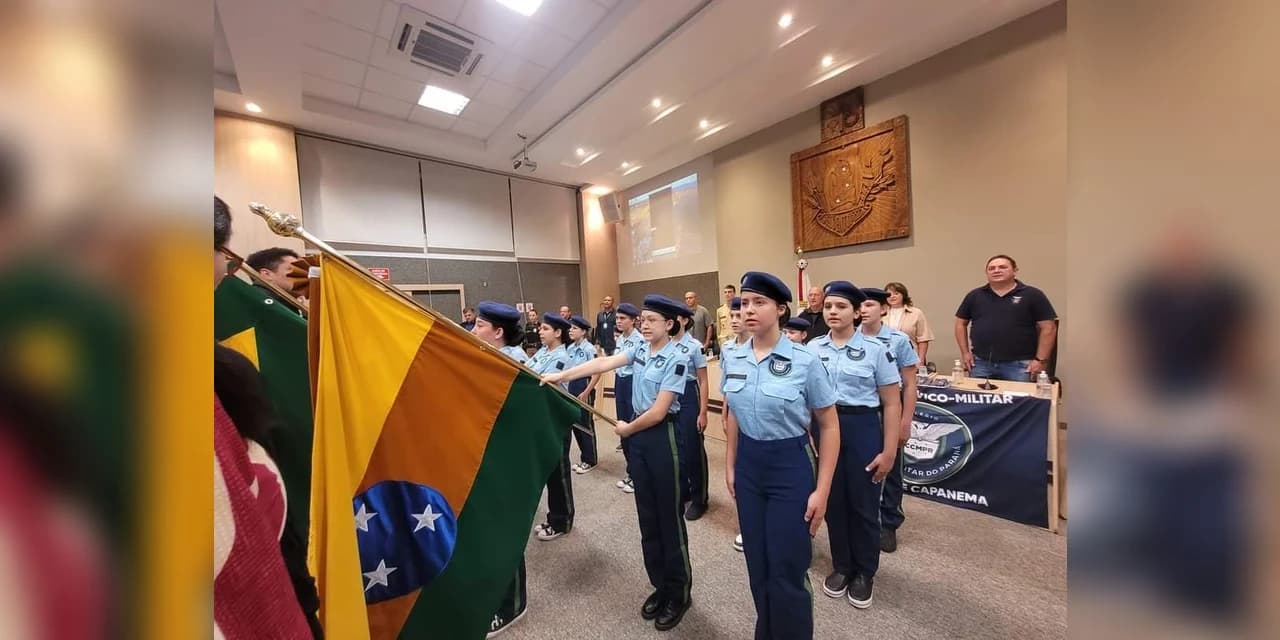 Colégio Barão de Capanema realiza evento de entrega de medalhas e certificados aos alunos destaque do ano letivo de 2023.