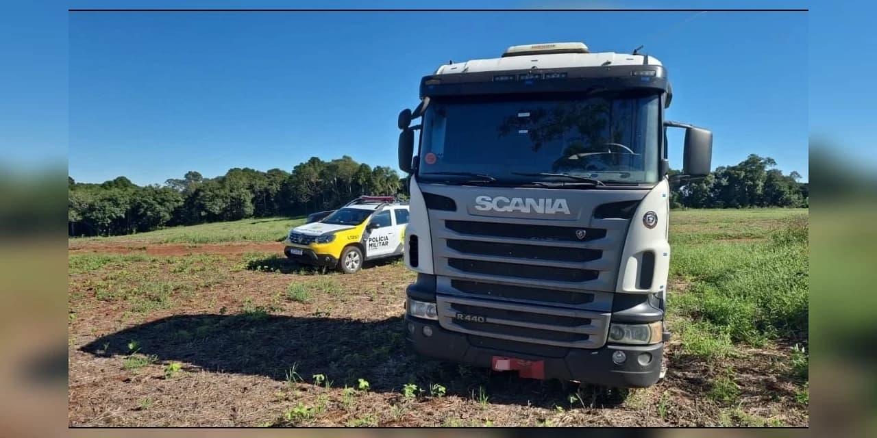 Em Ipiranga polícia localiza caminhão Scania abandonado em uma plantação de soja