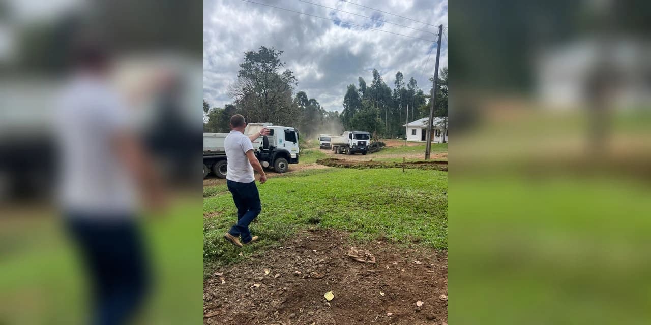 Prefeitura de Guamiranga realiza cascalhamento em estradas rurais, beneficiando desta vez a comunidade de Àgua branca.