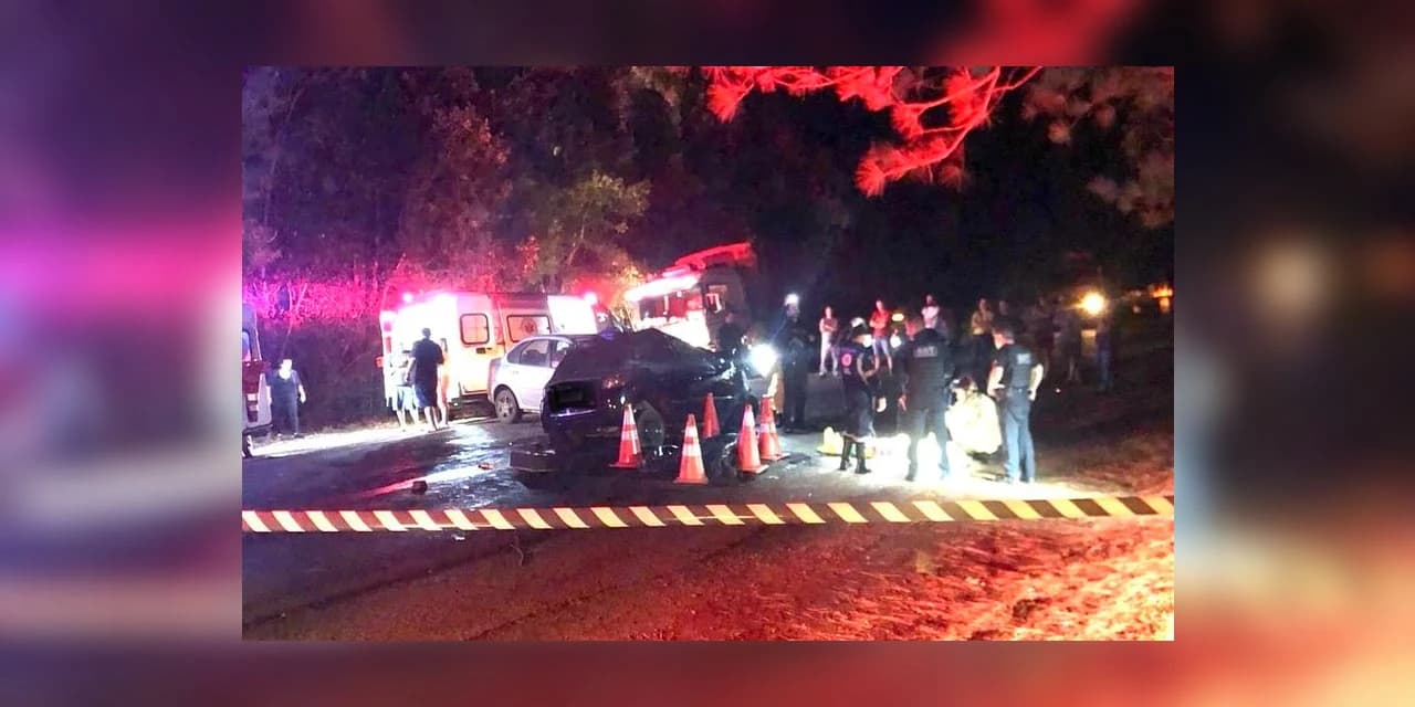 Colisão entre dois carros deixa 4 mortos e 6 feridos PR 466 entre Turvo e Pitanga