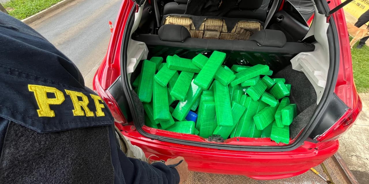 PRF apreende cerca de 90kg de maconha em Guarapuava/PR