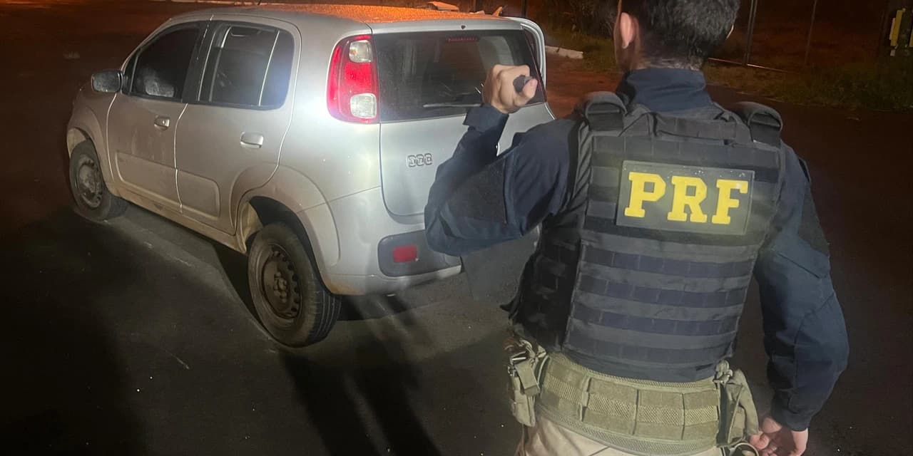 PRF recupera Uno que havia sido roubado em Guarapuava
