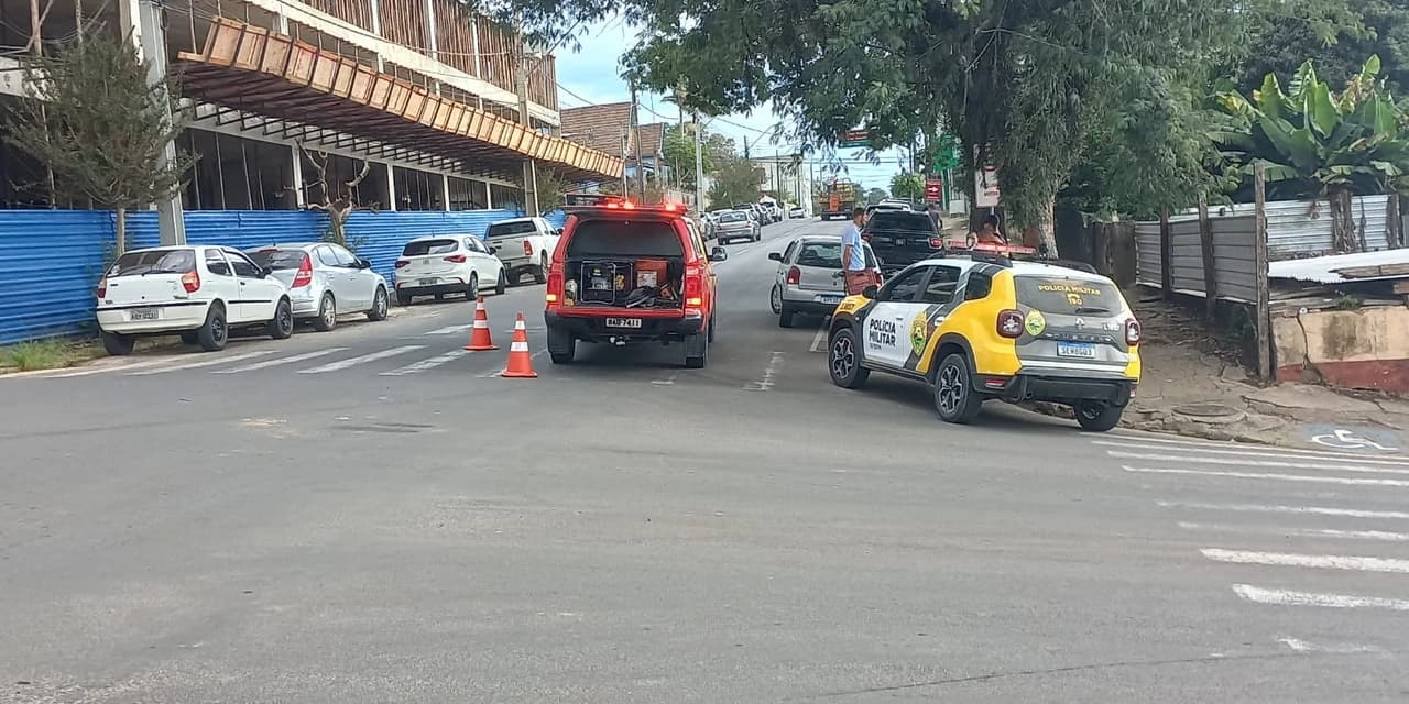 Acidente de trânsito envolvendo veículo e moto foi registrado no centro de Prudentópolis