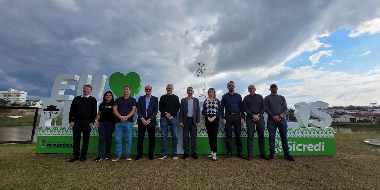Em Prudentópolis Sicredi Inaugura Letreiro Turístico no Lago Municipal
