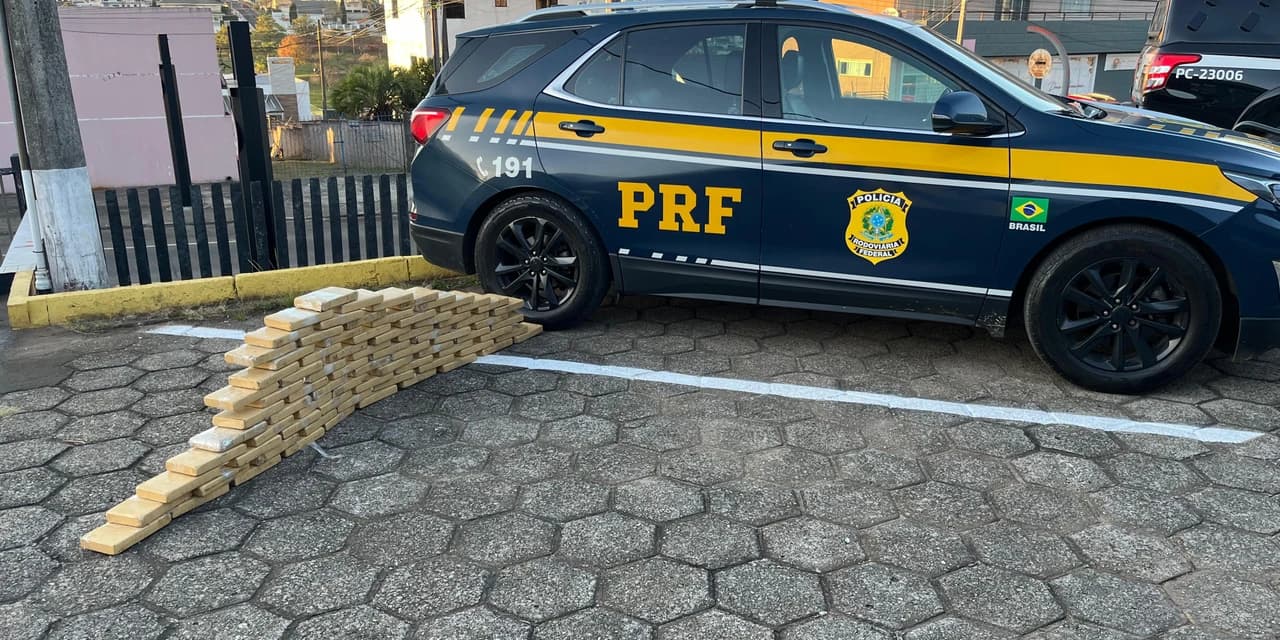 PRF, em Guarapuava, apreende mais de 85 quilos de cocaína sendo transportados em veículo com registro de furto