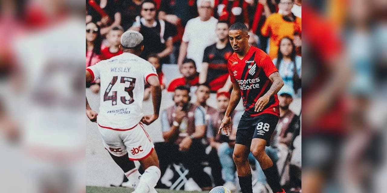 Com dois gols nos acréscimos, Athletico empata com o Flamengo em casa