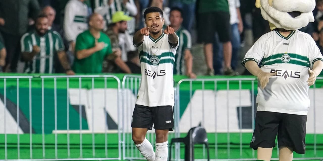 Coritiba vence o América-MG, líder da Série B, no Couto Pereira