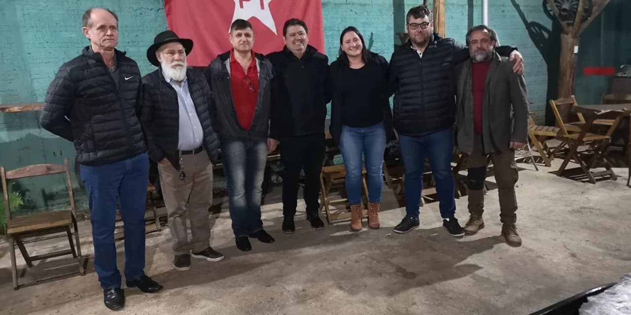 Em Prudentópolis PT lança professor Marcos Vinícius como pré-candidato a prefeito. Vice também foi professor e é agricultor familiar.