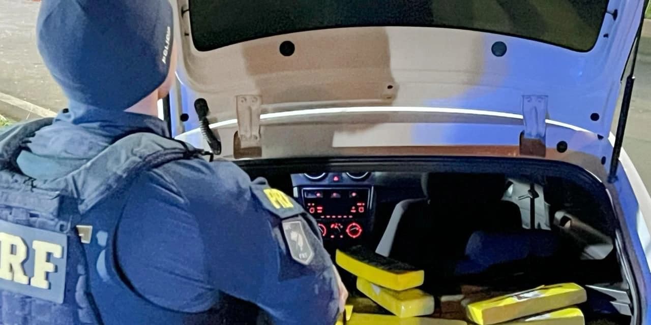 PRF apreende mais de 255 kg de maconha e recupera veículo roubado em Guarapuava