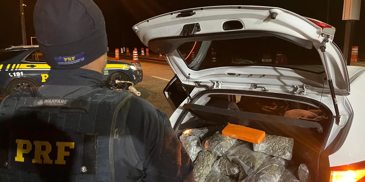 PRF apreende cerca de 350 Kg de maconha sendo transportado em veículo com registro de furto em Guarapuava