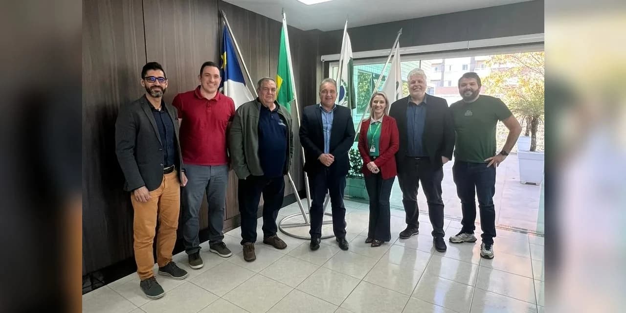 Vice-reitor da Unicentro reúne-se com Associação Comercial e Empresarial de Guarapuava para estreitar parcerias