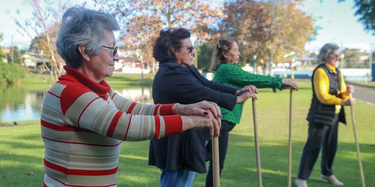 Expectativa de vida do Paraná ultrapassa 79 anos, aponta projeção do IBGE