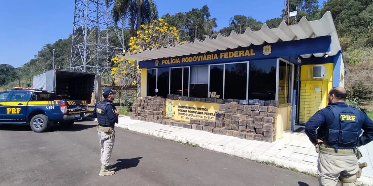 Polícia Rodoviária Federal apreende quase 2 toneladas de maconha em Irati-PR