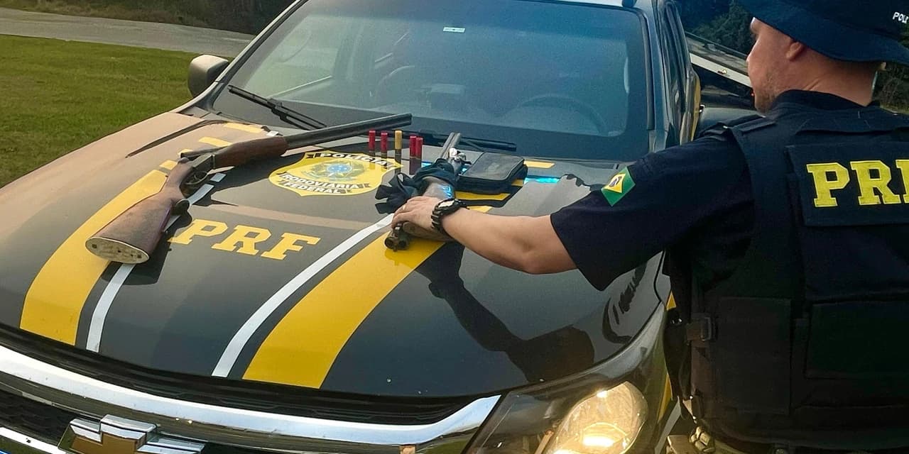 Polícia Rodoviária Federal prendeu dois homens que portavam duas espingardas em Fernandes Pinheiro