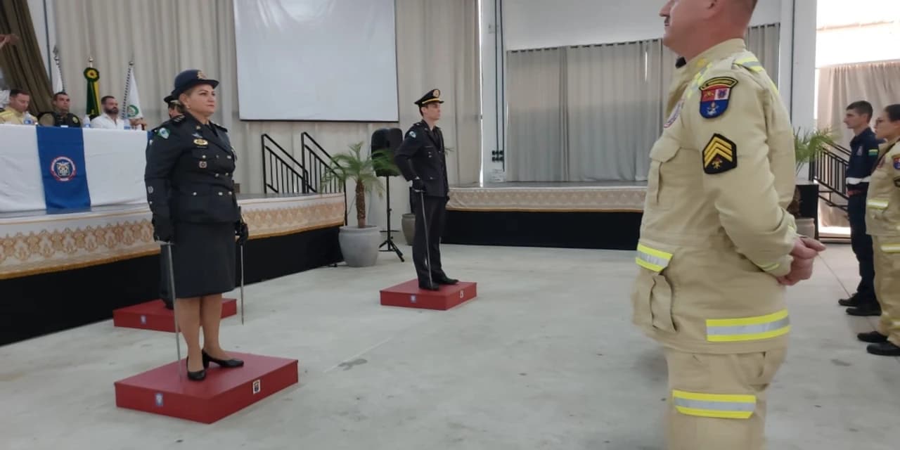 Solenidade que marca a transição de liderança no Corpo de Bombeiros de Prudentópolis.; Assista ao video