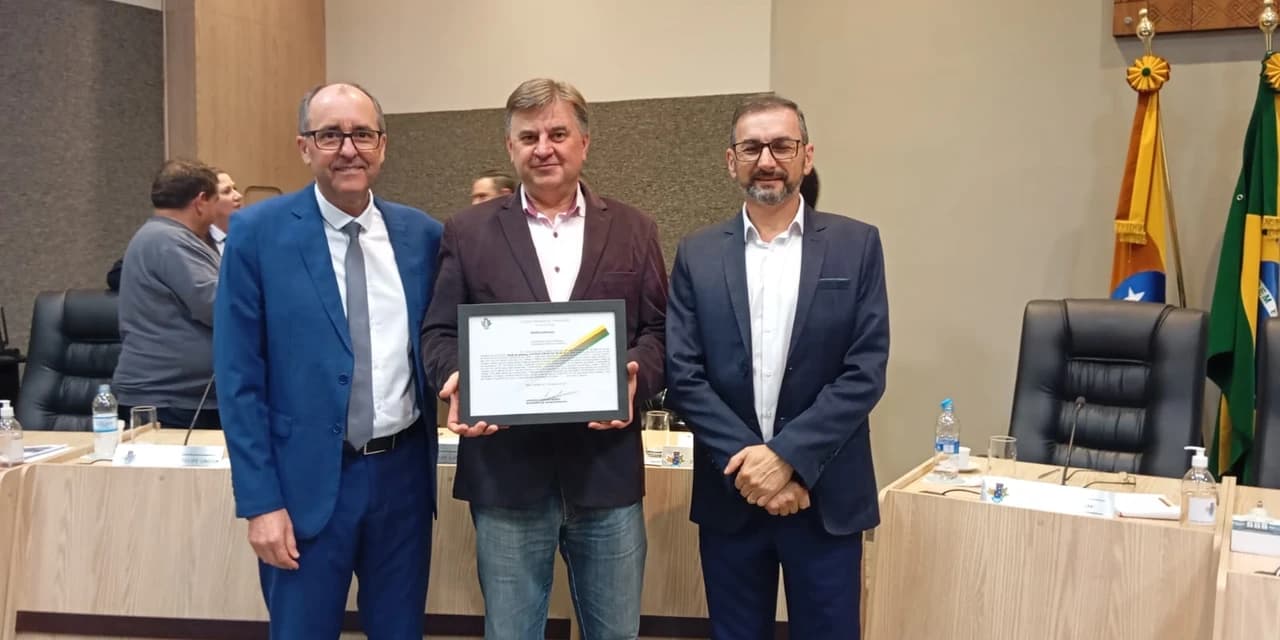 SICREDI recebe Moção de Aplausos pelas comemorações alusivas aos 40 anos