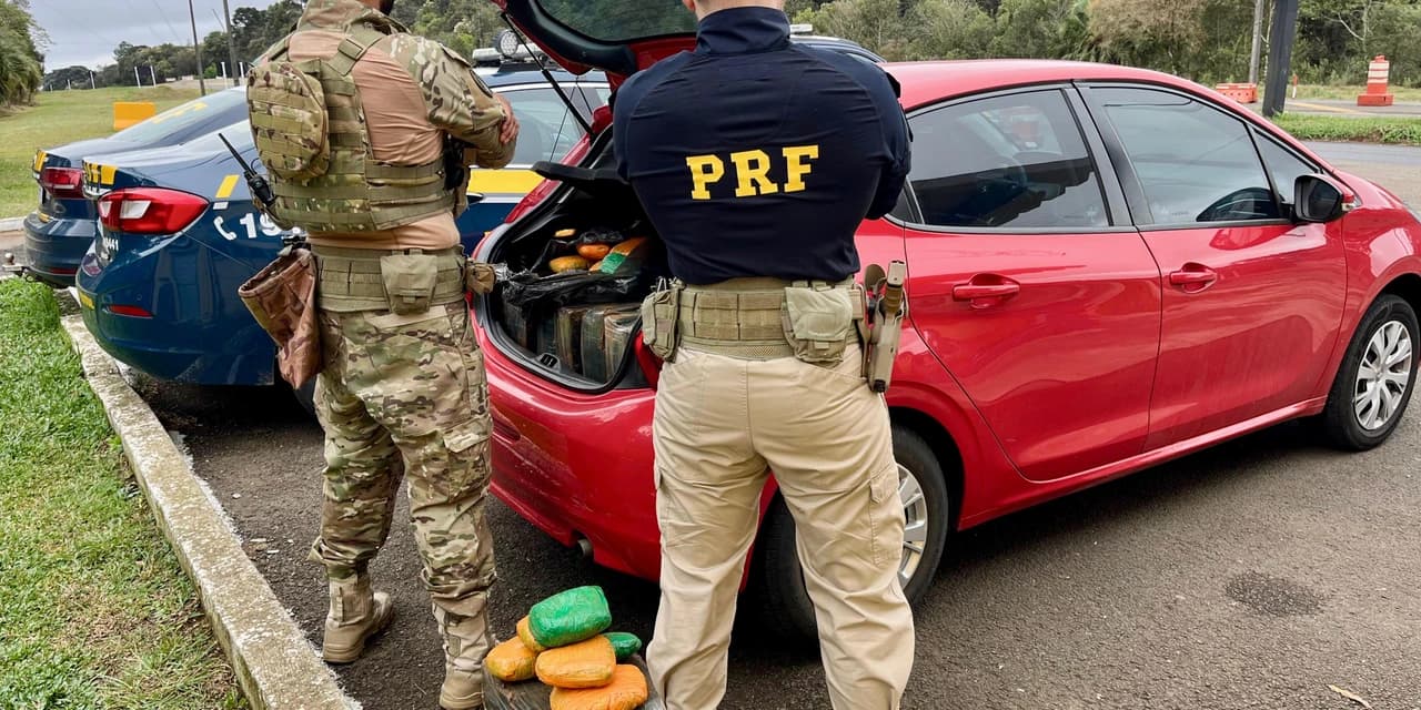 PRF apreende mais de 140Kg de maconha sendo transportado em veículo com registro de roubo/furto em Guarapuava/PR