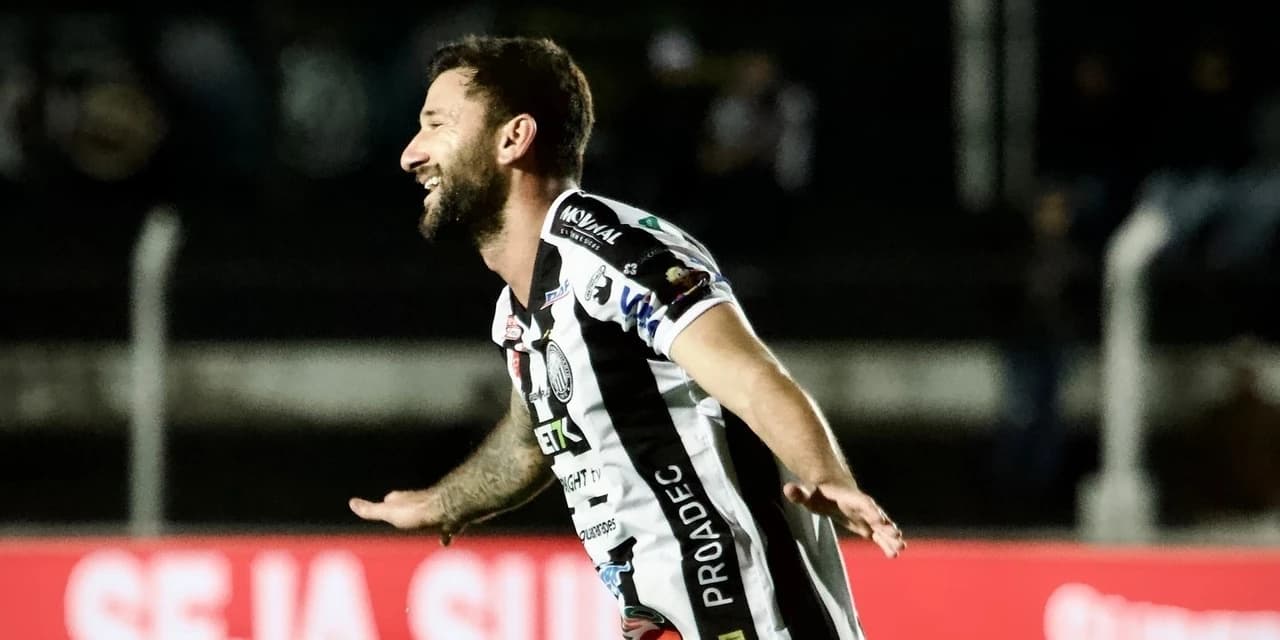 Em jogo de cinco gols, Operário vence a Chapecoense em casa pela Série B