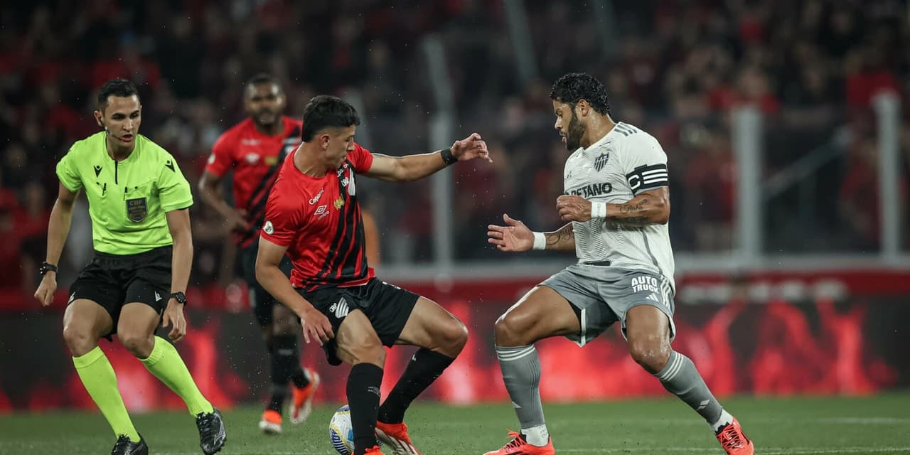 Athletico vence o Atlético-MG na Ligga Arena pelo Brasileirão